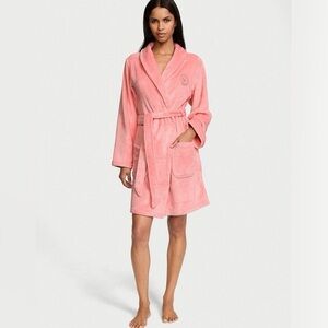 Victoria's Secret Soft Pink Plush Robe passion pink